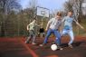Jungs spielen Fußball Jungs spielen Fußball